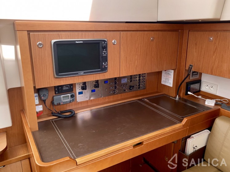 Sense 55 - Yacht Charter Sailica