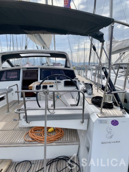 Sense 55 - Yacht Charter Sailica