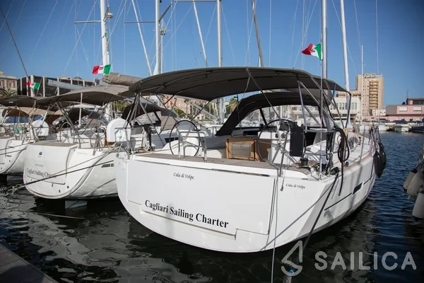 Dufour 520 GL - Yacht Charter Sailica
