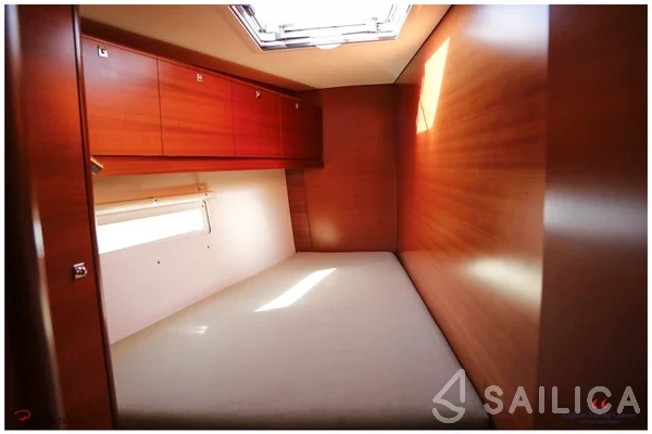 Dufour 520 GL - Yacht Charter Sailica