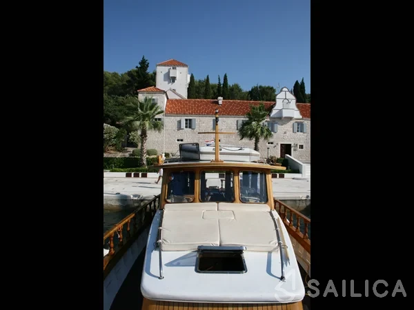 Classic Adria Yacht Luka - Yacht Charter Sailica