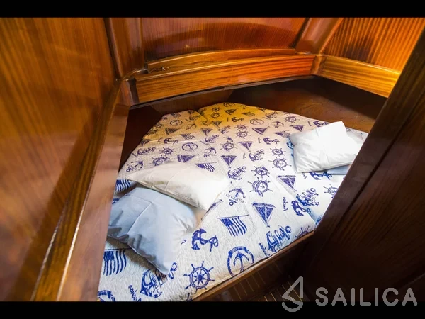 Classic Adria Yacht Luka - Yacht Charter Sailica