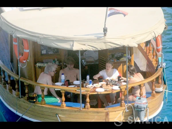 Classic Adria Yacht Luka - Yacht Charter Sailica