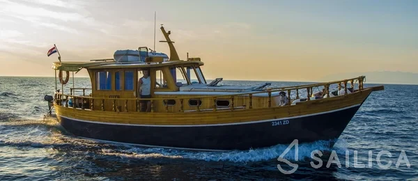 Classic Adria Yacht Luka - Yacht Charter Sailica