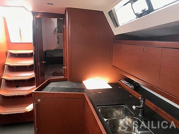 Oceanis 45 - Yacht Charter Sailica