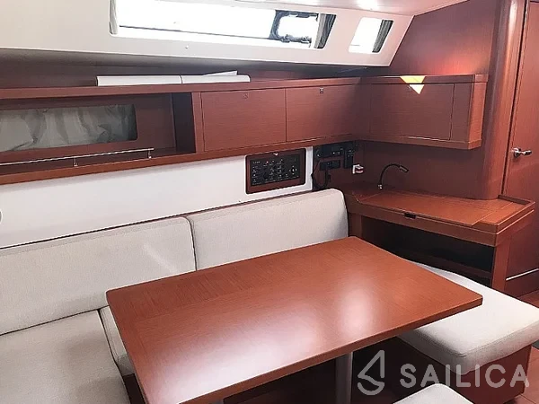 Oceanis 45 - Yacht Charter Sailica