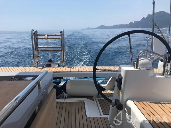 Oceanis 45 - Yacht Charter Sailica