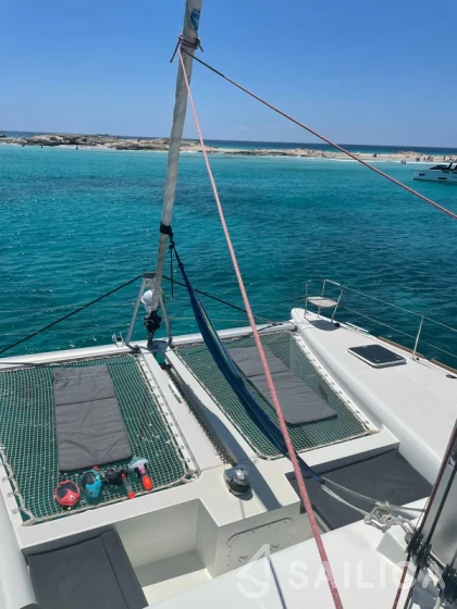 Lagoon 450  Flybridge - Yacht Charter Sailica
