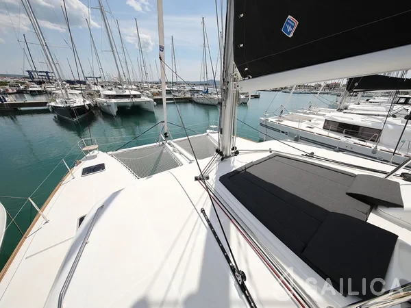 Lagoon 450  Flybridge - Yacht Charter Sailica