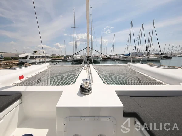 Lagoon 450  Flybridge - Yacht Charter Sailica