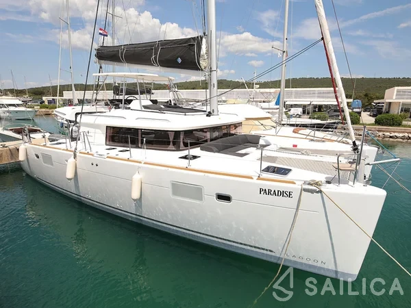 Lagoon 450  Flybridge - Yacht Charter Sailica