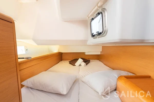 Sun Odyssey 449 - Yacht Charter Sailica
