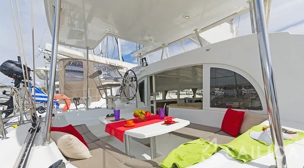 Lagoon 380 - Yacht Charter Sailica