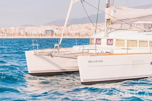 Lagoon 380 - Yacht Charter Sailica