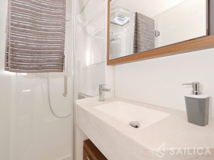 Lagoon 50 - Yacht Charter Sailica