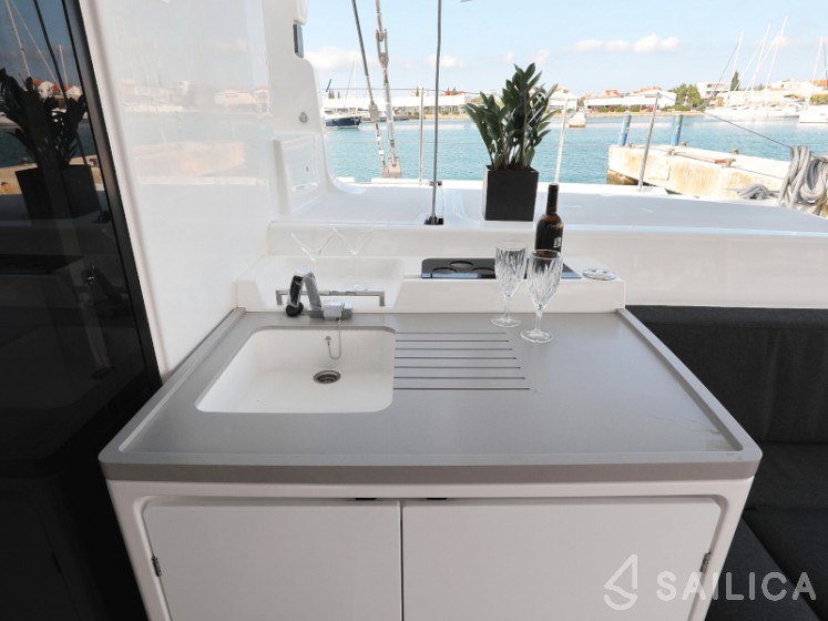 Lagoon 50 - Yacht Charter Sailica