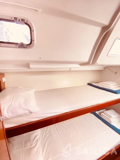 Oceanis 50 - Yacht Charter Sailica