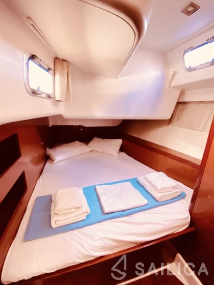 Oceanis 50 - Yacht Charter Sailica