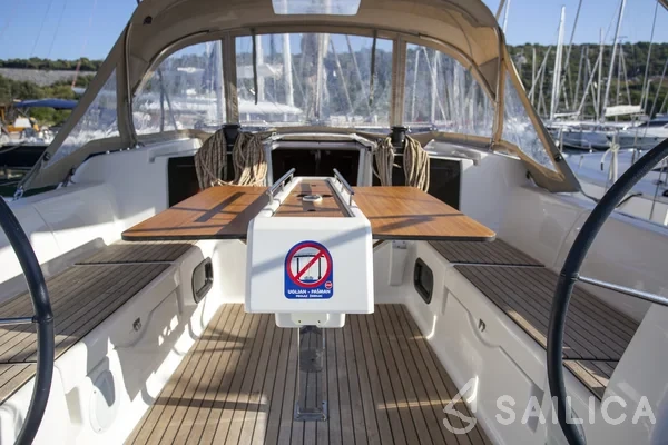 Dufour 382 GL - Yacht Charter Sailica