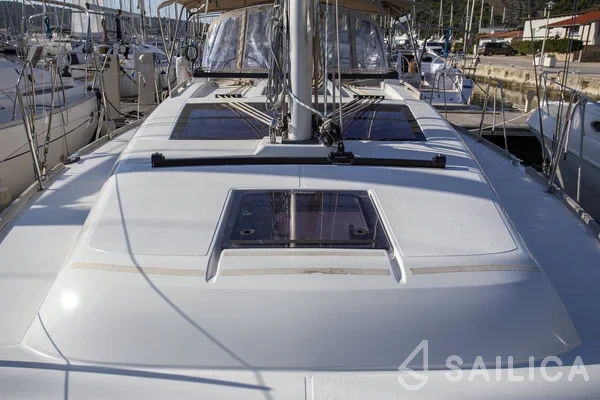 Dufour 382 GL - Yacht Charter Sailica
