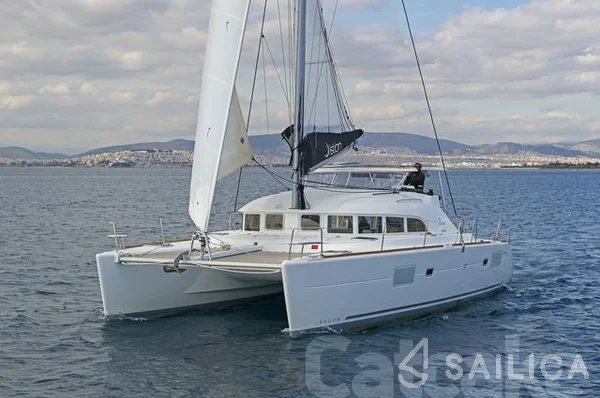Lagoon 380 S2 - Yacht Charter Sailica