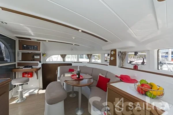Lagoon 380 S2 - Yacht Charter Sailica