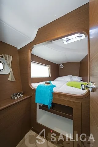 Lagoon 380 S2 - Yacht Charter Sailica
