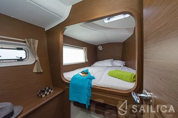Lagoon 380 S2 - Yacht Charter Sailica
