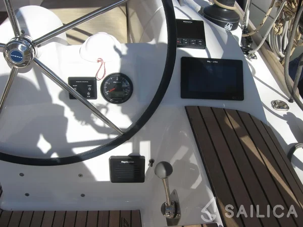 Dufour 382 GL - Yacht Charter Sailica