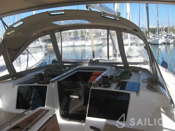 Dufour 382 GL - Yacht Charter Sailica