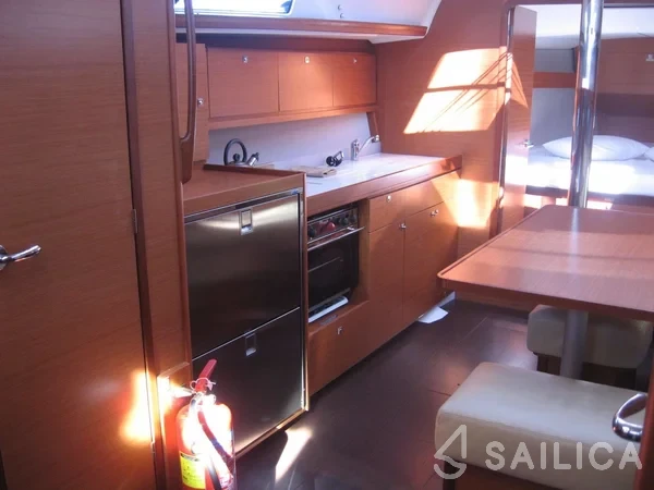 Dufour 382 GL - Yacht Charter Sailica