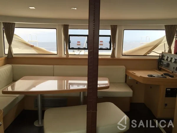 Lagoon 42 - Yacht Charter Sailica