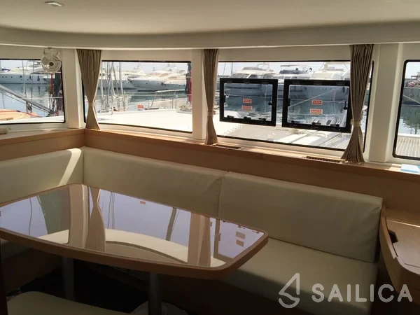 Lagoon 42 - Yacht Charter Sailica