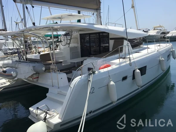 Lagoon 42 - Yacht Charter Sailica