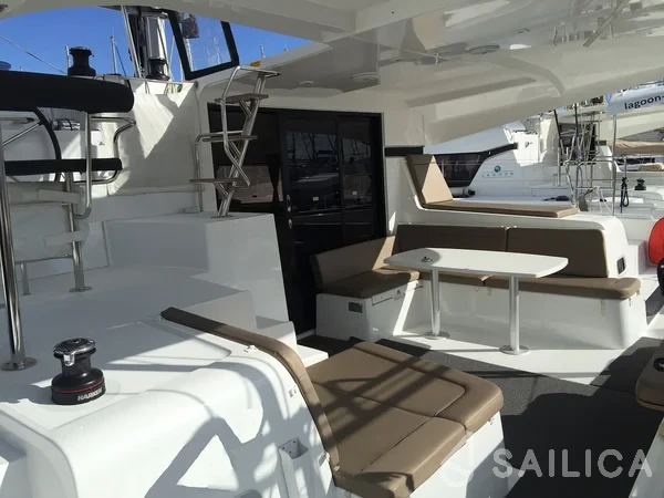 Lagoon 42 - Yacht Charter Sailica