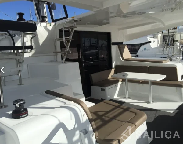 Lagoon 42 - Yacht Charter Sailica