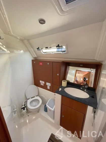 Bavaria 40 Cruiser S - Yacht Charter Sailica