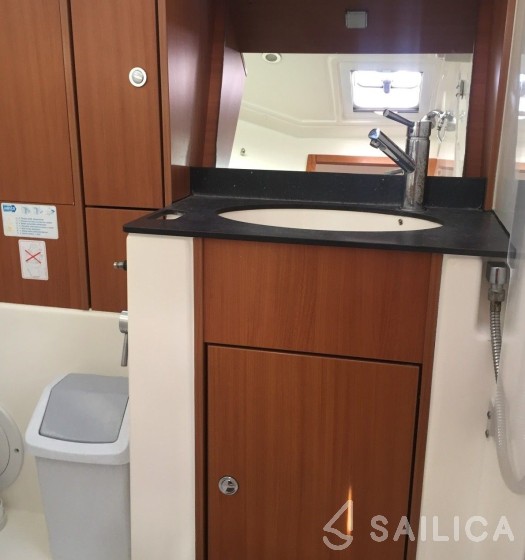 Bavaria 40 Cruiser S - Yacht Charter Sailica