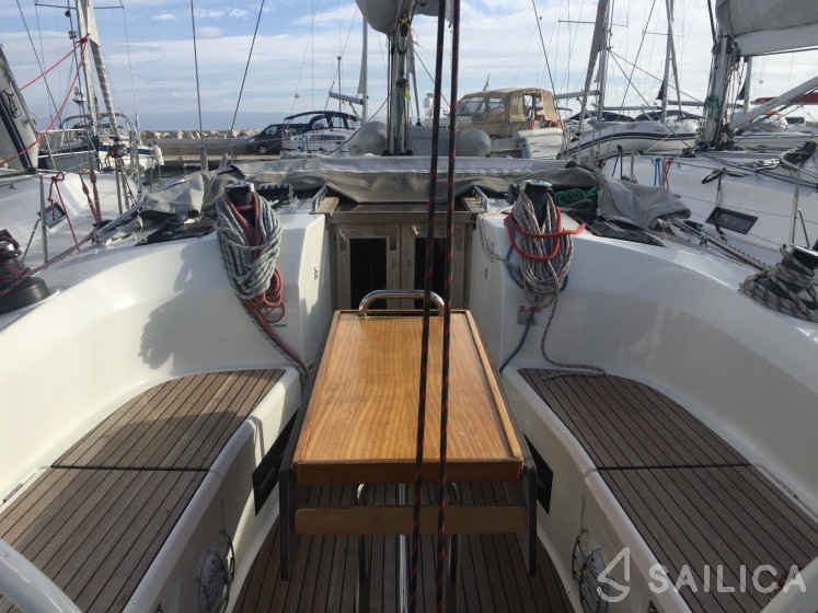 Bavaria 40 Cruiser S - Yacht Charter Sailica