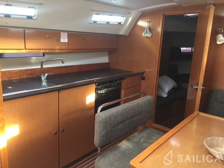Bavaria 40 Cruiser S - Yacht Charter Sailica