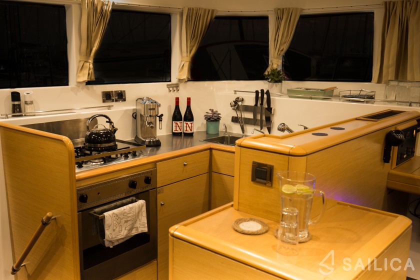 Lagoon 500 - Yacht Charter Sailica