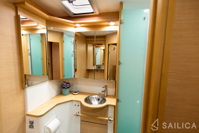 Lagoon 500 - Yacht Charter Sailica