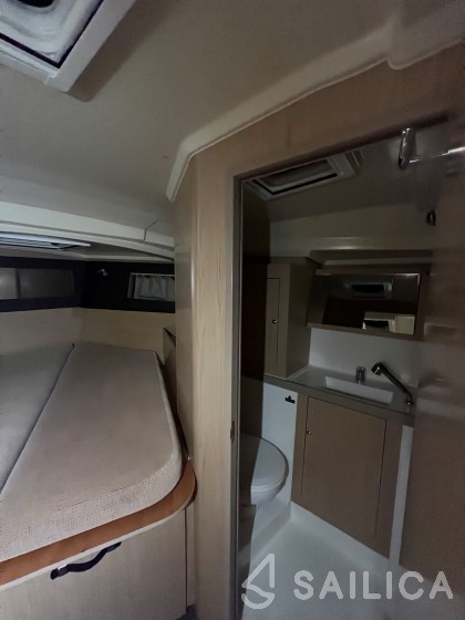 Oceanis 41.1 - Yacht Charter Sailica