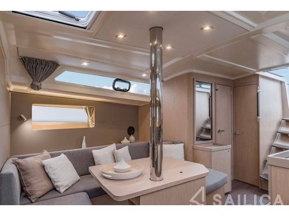Oceanis 41.1 - Yacht Charter Sailica