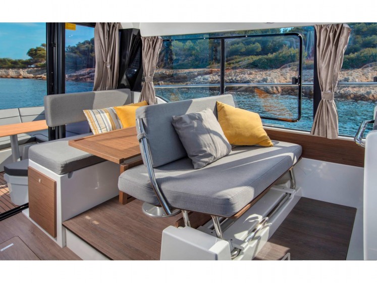 Merry Fisher 1095 - Yacht Charter Sailica