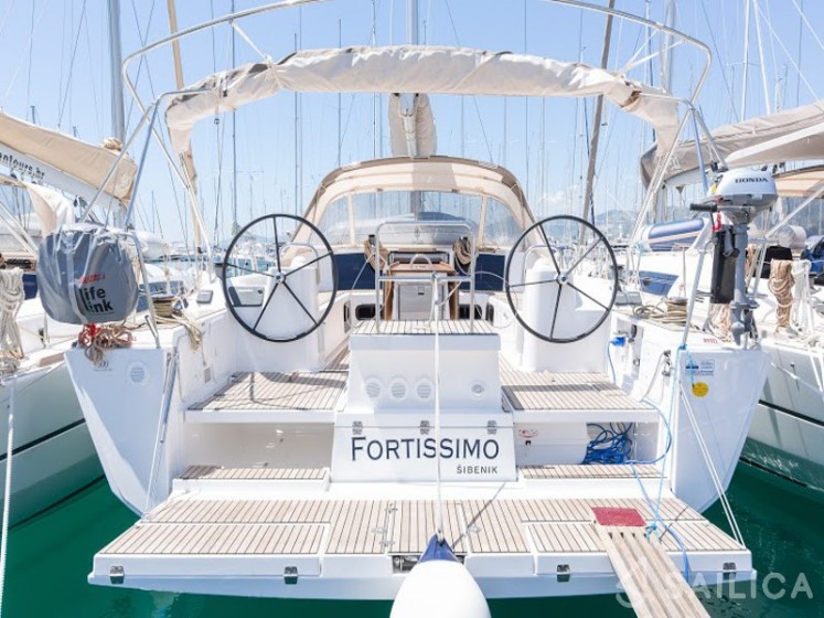 Dufour 500 Grand Large - Yacht Charter Sailica