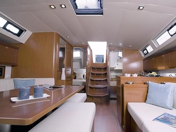 Oceanis 45 - 4 cab. - Yacht Charter Sailica