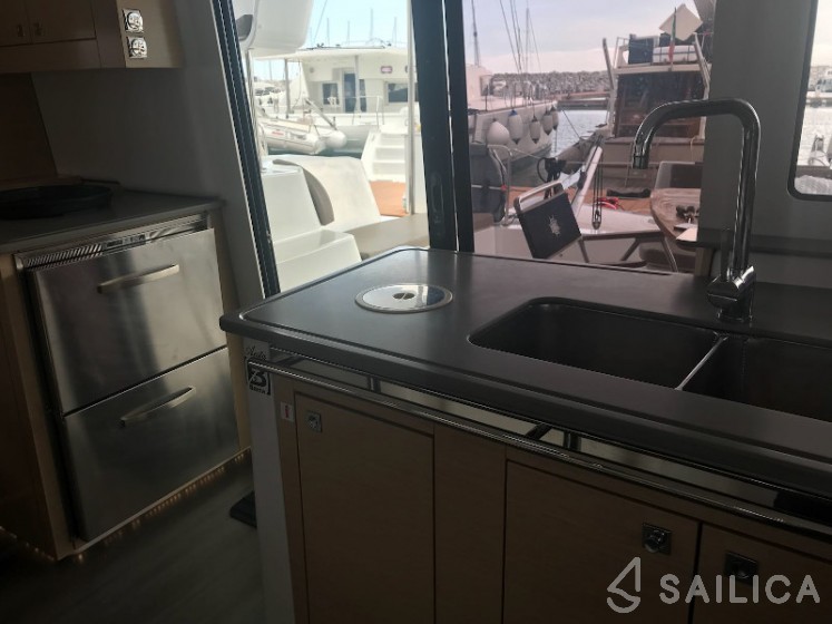 Lipari 41 - Yacht Charter Sailica