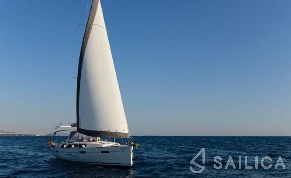 Oceanis 41 - Yacht Charter Sailica