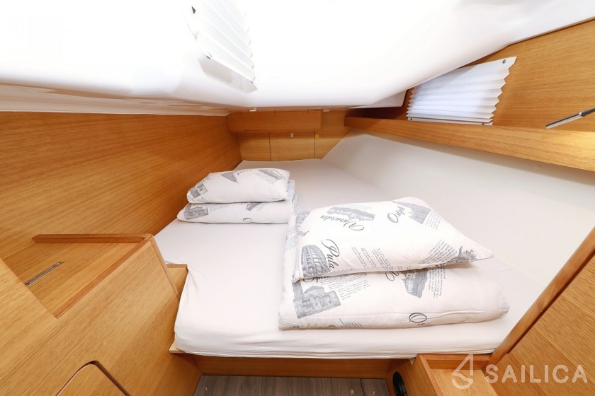 Elan Impression 40.1 - Yacht Charter Sailica